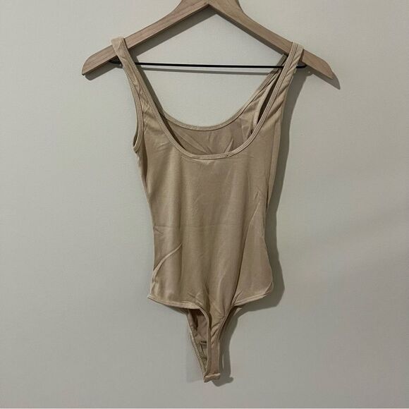 Lulu’s  Ribbed Bodysuit, NEW with tags, size XS beige - Picture 3 of 10